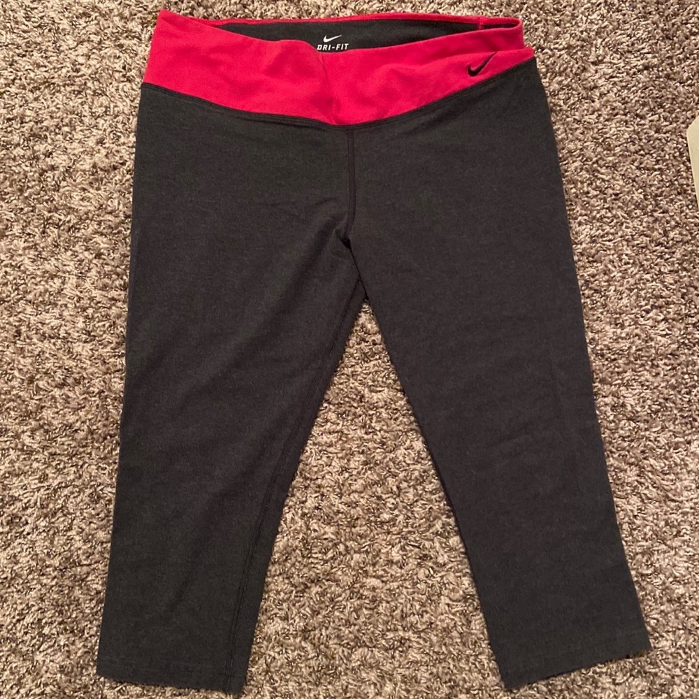 ⛵️ 3/30$ Nike Crop Leggings